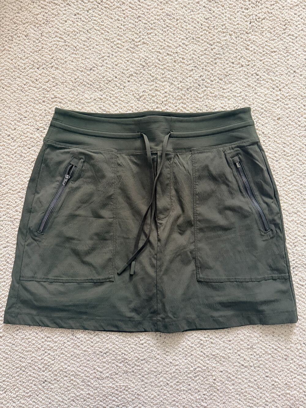 Athleta Womens Skort Size 10 Olive Green Ripstop Zip Pockets Drawstring Hiking
